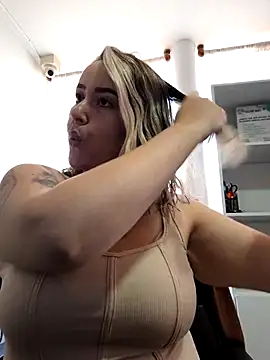 Snapshot of CurvyLust_x chatting on 09-16-25, 12:50 CurvyLust x online show from 09-16-25, 12:50