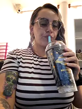 Snapshot of CurvyLust_x chatting on 12-03-25, 03:10 CurvyLust x online show from 12-03-25, 03:10