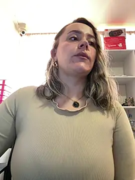 Snapshot of CurvyLust_x chatting on 02-05-26, 02:22 CurvyLust x online show from 02-05-26, 02:22