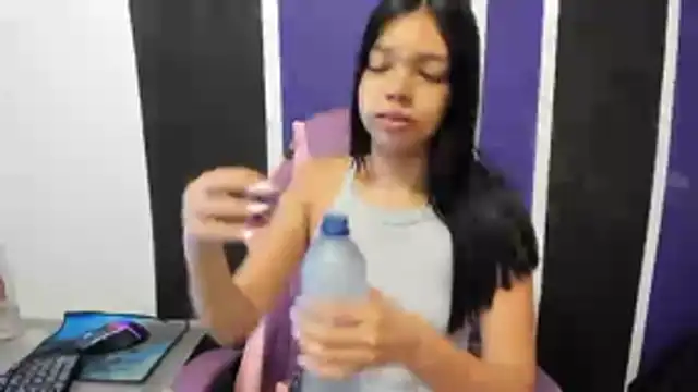 Snapshot of shy_luna18 chatting on 01-10-26, 01:46 shy luna18 online show from 01-10-26, 01:46