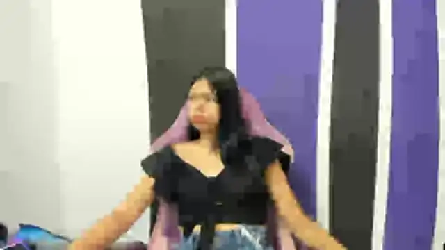 Snapshot of shy_luna18 chatting on 01-11-26, 02:33 shy luna18 online show from 01-11-26, 02:33