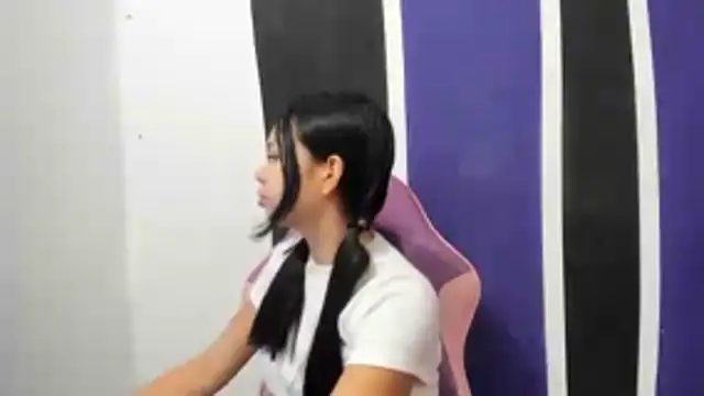 Snapshot of shy_luna18 chatting on 01-18-26, 01:15 shy luna18 online show from 01-18-26, 01:15