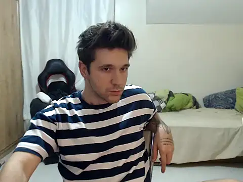 Snapshot of 2handsomemann chatting on 09-26-25, 09:08 2handsomemann online show from 09-26-25, 09:08