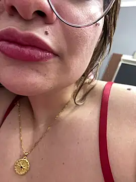 Snapshot of Pribaixinha chatting on 10-07-25, 03:58 Pribaixinha online show from 10-07-25, 03:58