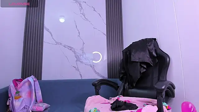 ShaunaDream online show from 10-11-25, 04:01