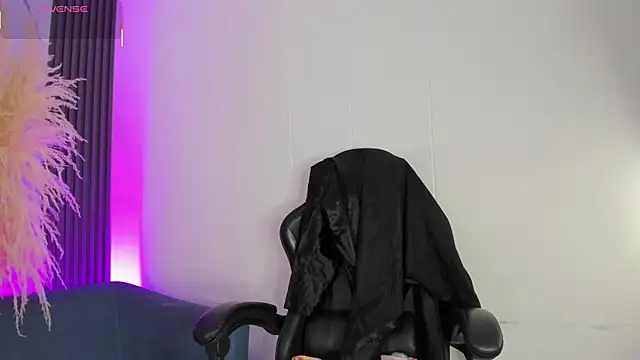 ShaunaDream online show from 03-04-26, 05:02