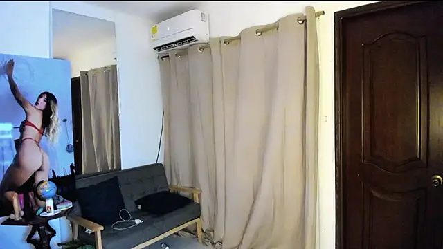 Snapshot of zou_quira chatting on 02-20-26, 01:33 zou quira online show from 02-20-26, 01:33