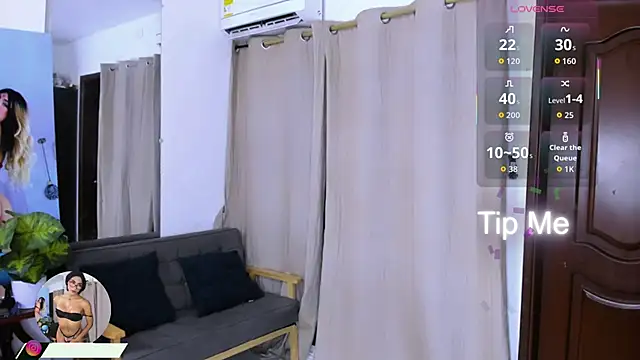 Snapshot of zou_quira chatting on 03-13-26, 02:07 zou quira online show from 03-13-26, 02:07