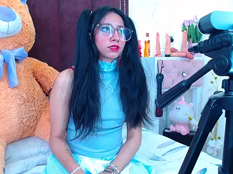 Snapshot of VioletxBloom chatting on 10-09-25, 07:23 VioletxBloom online show from 10-09-25, 07:23