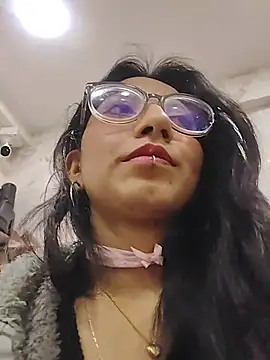 Snapshot of VioletxBloom chatting on 12-13-25, 07:53 VioletxBloom online show from 12-13-25, 07:53