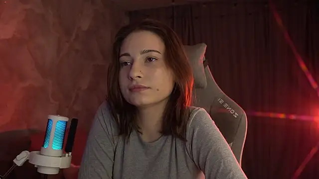 Snapshot of LumeNova chatting on 02-21-26, 02:12 LumeNova online show from 02-21-26, 02:12