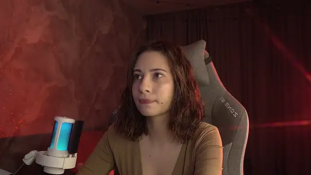 Snapshot of LumeNova chatting on 02-22-26, 02:02 LumeNova online show from 02-22-26, 02:02