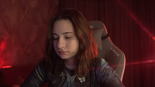 Snapshot of LumeNova chatting on 03-02-26, 02:03 LumeNova online show from 03-02-26, 02:03