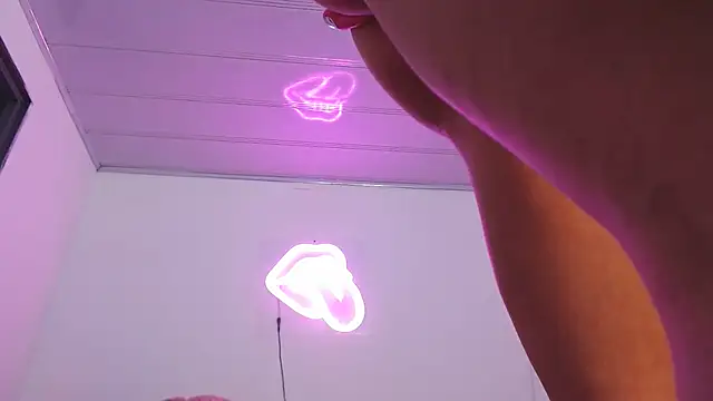 valerii fox 69 online show from 04-19-26, 03:39