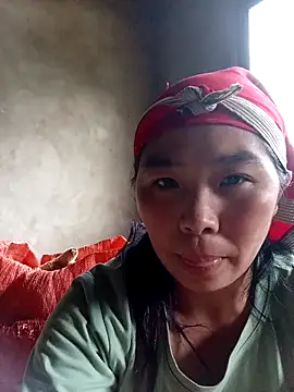 quynhkoolbae online show from 10-13-25, 09:42