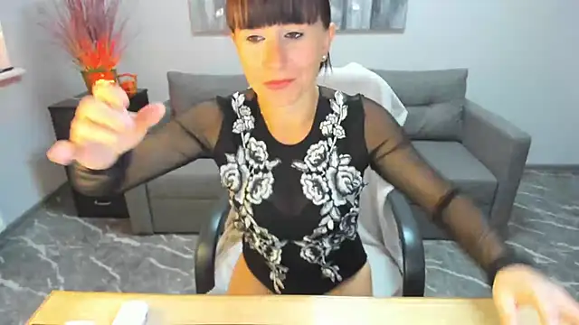 Snapshot of Betty_Jone chatting on 09-17-25, 05:31 Betty Jone online show from 09-17-25, 05:31