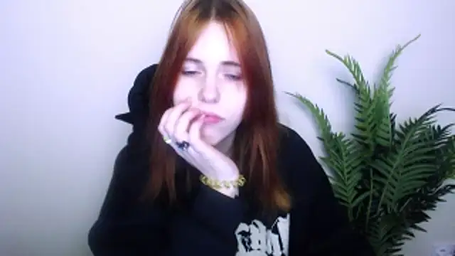 Snapshot of GuessMe___ chatting on 12-19-25, 04:52 GuessMe online show from 12-19-25, 04:52