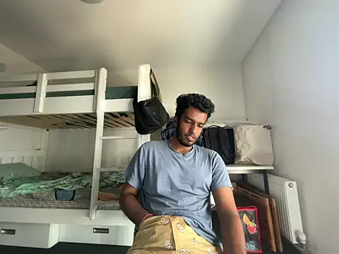 nivedthomas01 online show from 04-27-26, 04:10