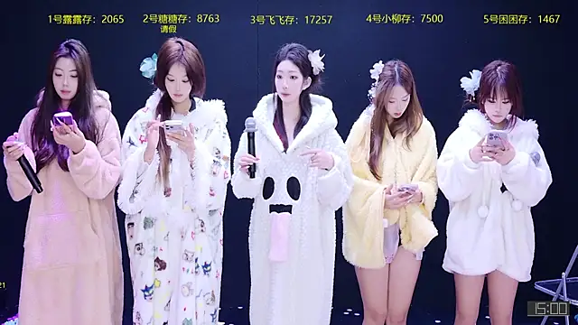 CrazyGirl-888 online show from 10-28-25, 02:31