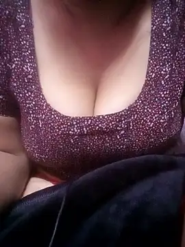 Snapshot of TINASONI chatting on 11-24-25, 12:38 TINASONI online show from 11-24-25, 12:38