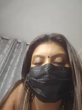 Indian GlowingMiax online show from 06-26-26, 10:36