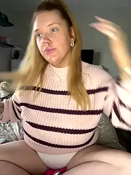 Snapshot of MysteriousMylaX chatting on 01-06-26, 12:31 MysteriousMylaX online show from 01-06-26, 12:31