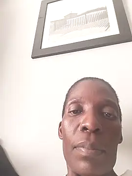 Snapshot of londie2 chatting on 09-17-25, 10:28 londie2 online show from 09-17-25, 10:28