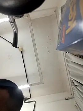 EmeyErre online show from 04-11-26, 06:18