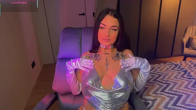 Snapshot of mygoddesshecate chatting on 09-26-25, 02:43 mygoddesshecate online show from 09-26-25, 02:43