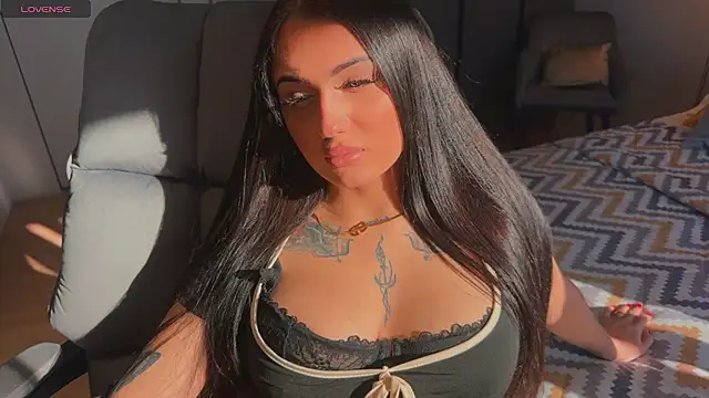 Snapshot of mygoddesshecate chatting on 10-18-25, 05:21 mygoddesshecate online show from 10-18-25, 05:21