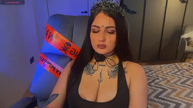 Snapshot of mygoddesshecate chatting on 10-31-25, 06:25 mygoddesshecate online show from 10-31-25, 06:25