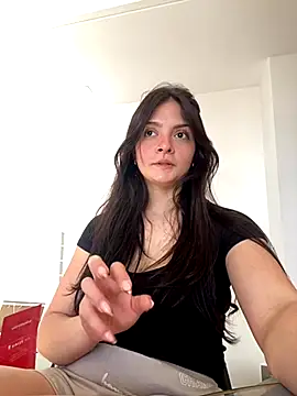 Snapshot of Danielaeliana chatting on 09-26-25, 06:56 Danielaeliana online show from 09-26-25, 06:56