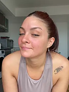Snapshot of Danielaeliana chatting on 07-25-26, 03:20 Danielaeliana online show from 07-25-26, 03:20