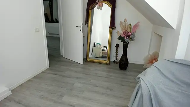 Ranya Evy online show from 04-24-26, 03:03