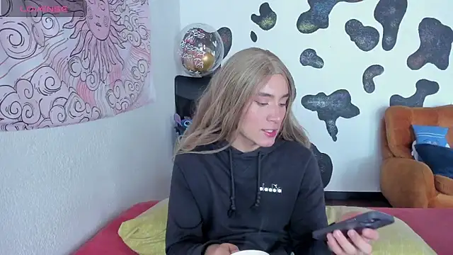 Snapshot of brihanna_cooper chatting on 10-30-25, 01:45 brihanna cooper online show from 10-30-25, 01:45