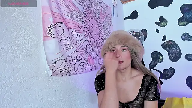 Snapshot of brihanna_cooper chatting on 11-18-25, 02:21 brihanna cooper online show from 11-18-25, 02:21