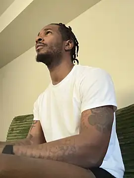 Snapshot of hardaway1523 chatting on 03-24-26, 10:48 hardaway1523 online show from 03-24-26, 10:48