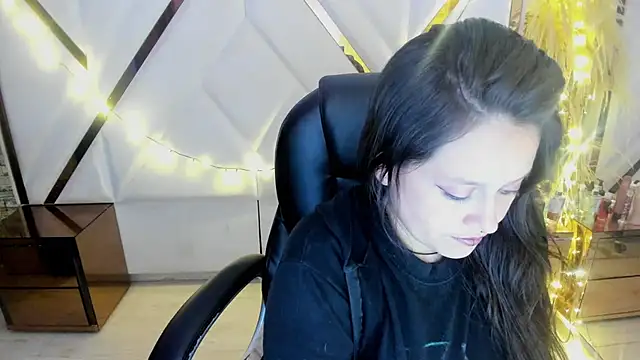 Morana  Hot online show from 12-04-25, 04:22