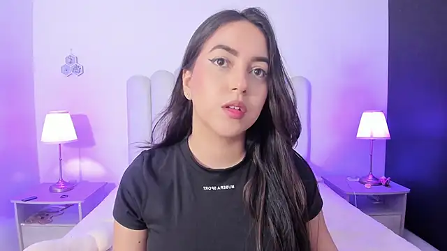 SofieBunnie online show from 06-18-26, 11:53