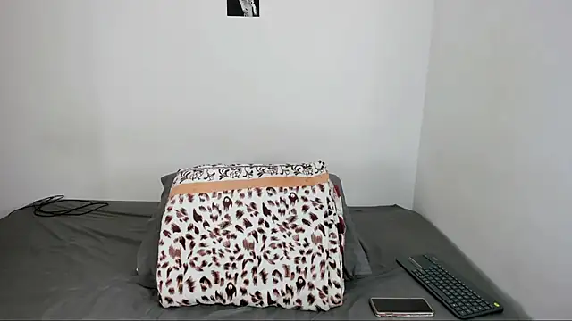 Snapshot of v3niceb1tch chatting on 11-06-25, 04:52 v3niceb1tch online show from 11-06-25, 04:52