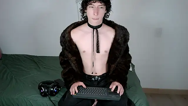 Snapshot of v3niceb1tch chatting on 03-03-26, 03:23 v3niceb1tch online show from 03-03-26, 03:23