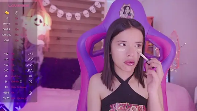 Lana Dreams  online show from 10-25-25, 12:18