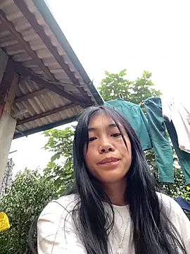 EmLy02 online show from 10-30-25, 09:55