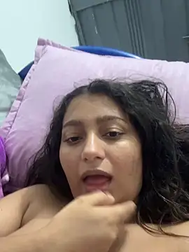 Snapshot of celeste_L29 chatting on 10-23-25, 03:28 celeste L29 online show from 10-23-25, 03:28