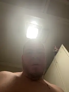 kev0n2389 online show from 03-28-26, 07:13