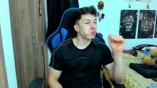 Snapshot of javiersexymann chatting on 12-31-24, 04:04 javiersexymann online show from 12-31-24, 04:04