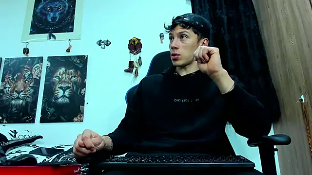 Snapshot of javiersexymann chatting on 03-05-25, 06:54 javiersexymann online show from 03-05-25, 06:54