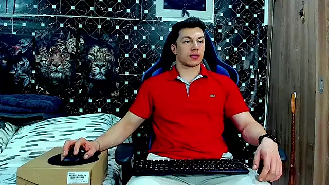 Snapshot of javiersexymann chatting on 08-08-26, 12:02 javiersexymann online show from 08-08-26, 12:02
