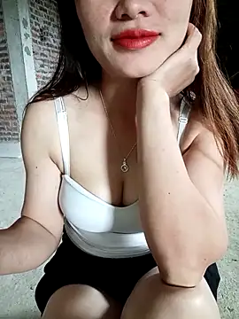 Snapshot of Findongg chatting on 09-10-25, 08:47 Findongg online show from 09-10-25, 08:47