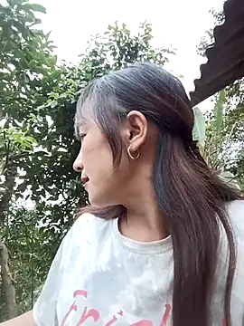 Snapshot of Mini3333 chatting on 10-23-25, 10:14 Mini3333 online show from 10-23-25, 10:14